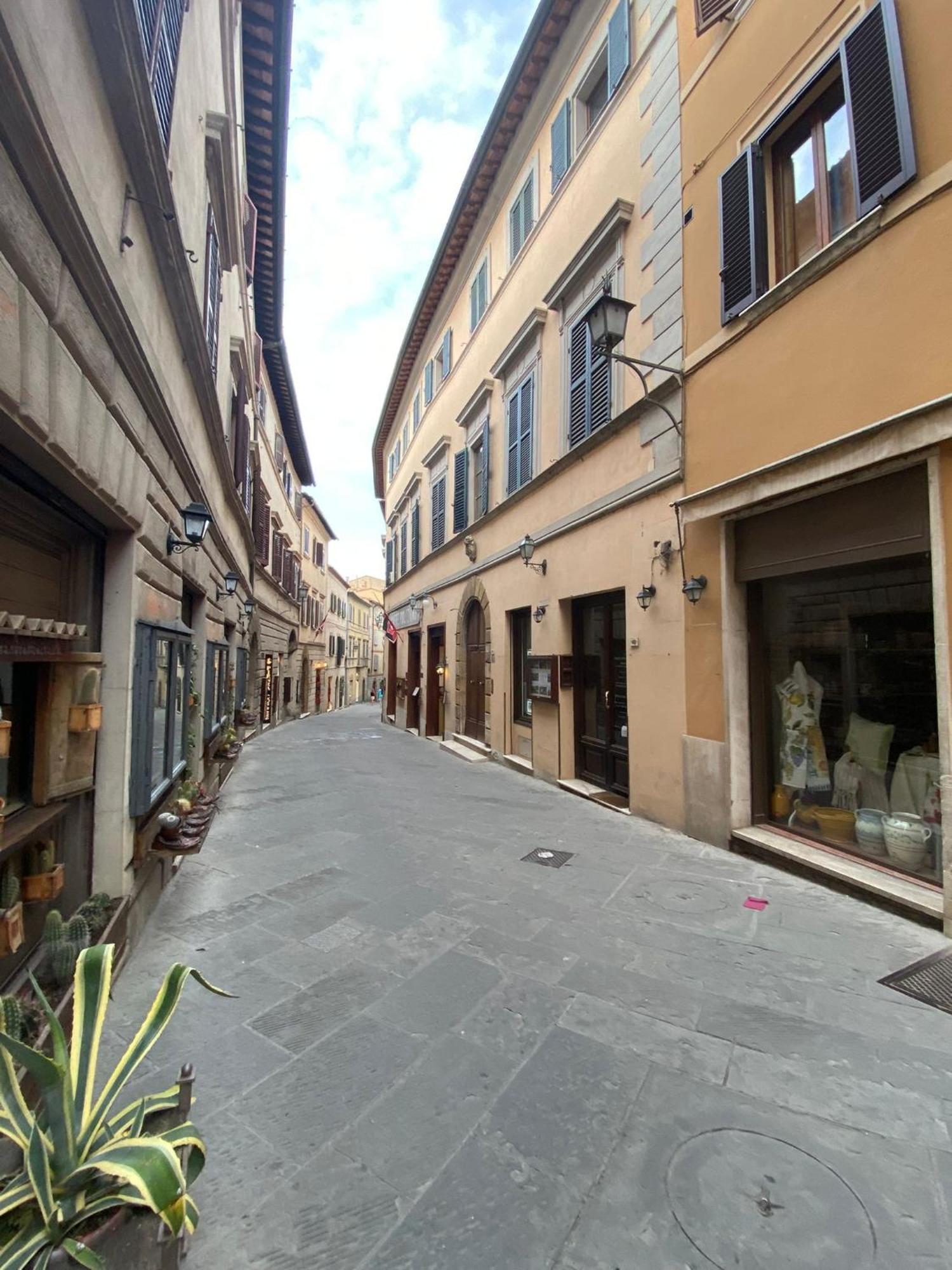 Lastamperia19 Camere-Rooms Montepulciano Exterior photo